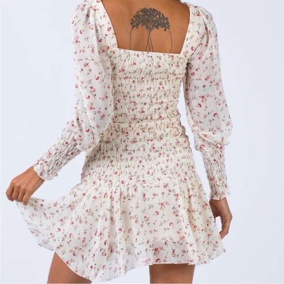 Princess Polly Seager Smocked Long Sleeve Floral Dress - Picture 3 of 10